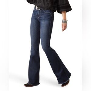 NWT-Ariat Women’s R.E.A.L. High Rise Raw Hem Flare Jeans-10044390-32 short